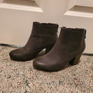 Clarks Womens Chelsea Boots
